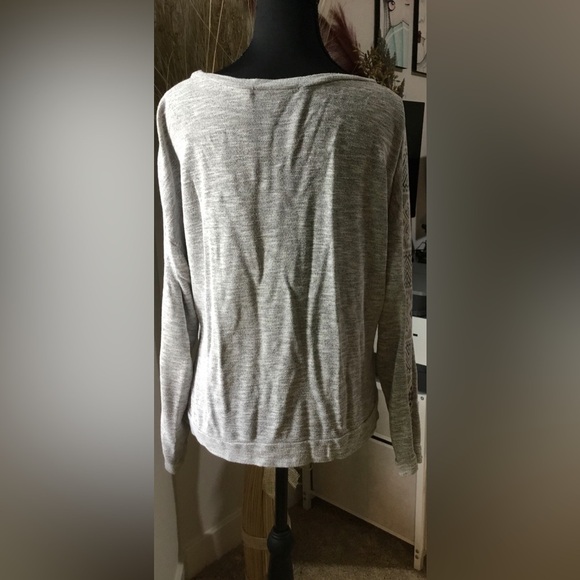 Miami Gray Patterned Crew Neck Top - Picture 6 of 8